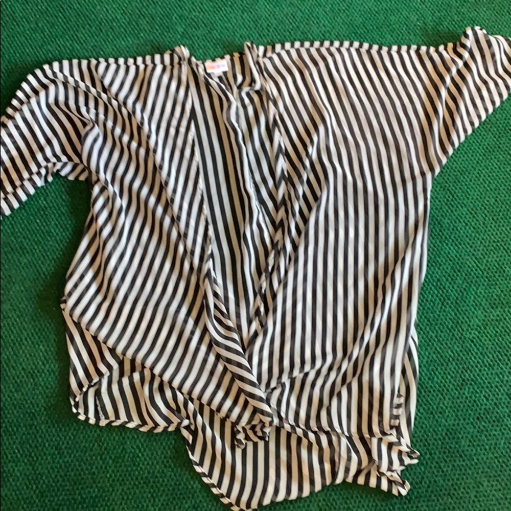 NWOT LULAROE KIMONO